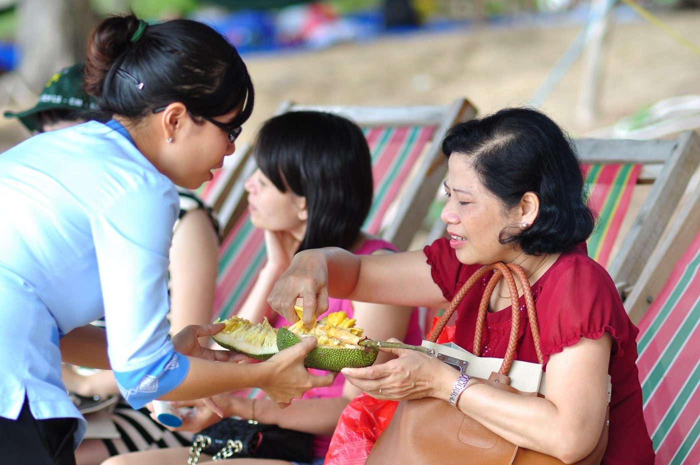 5 Eating Decisions You Must Make When You Travel